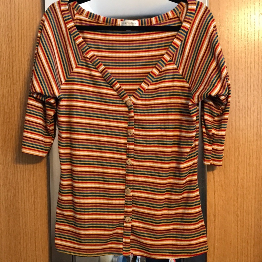 Curvy Sense 1X button up V neck cotton shirt